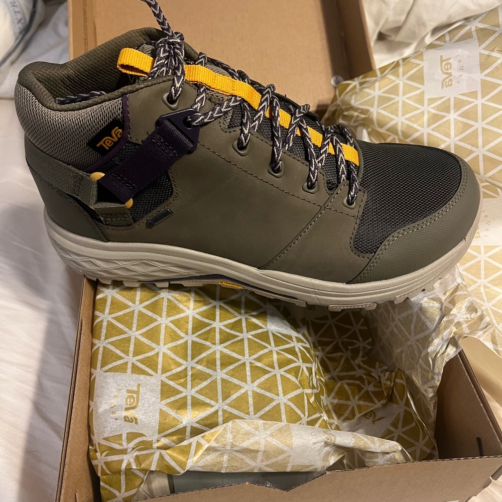 Teva Women's Olive and Yellow Lace Up Boots